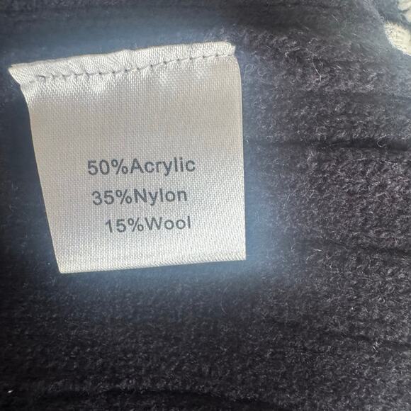 NWT Aleeza Paris Essex Sweater – Black with Ivory Flowers – Size M - Picture 5 of 6